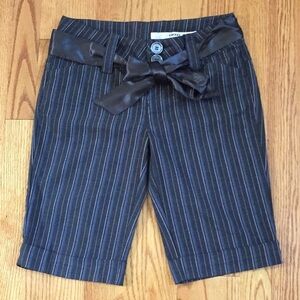 DKNY Jeans - Bermuda style shorts with Satin belt